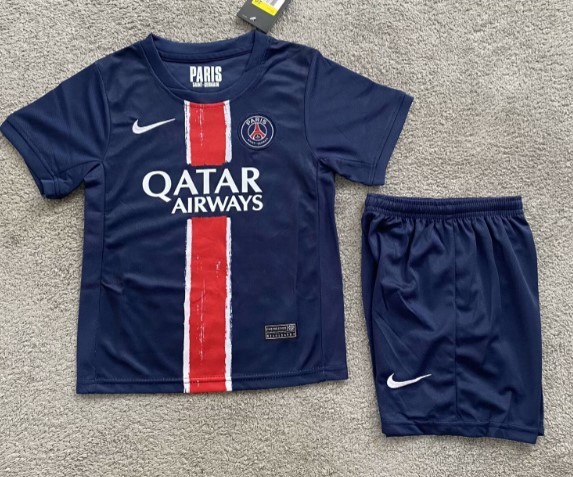 8> Paris Saint Germaine (Coach - Foxley}